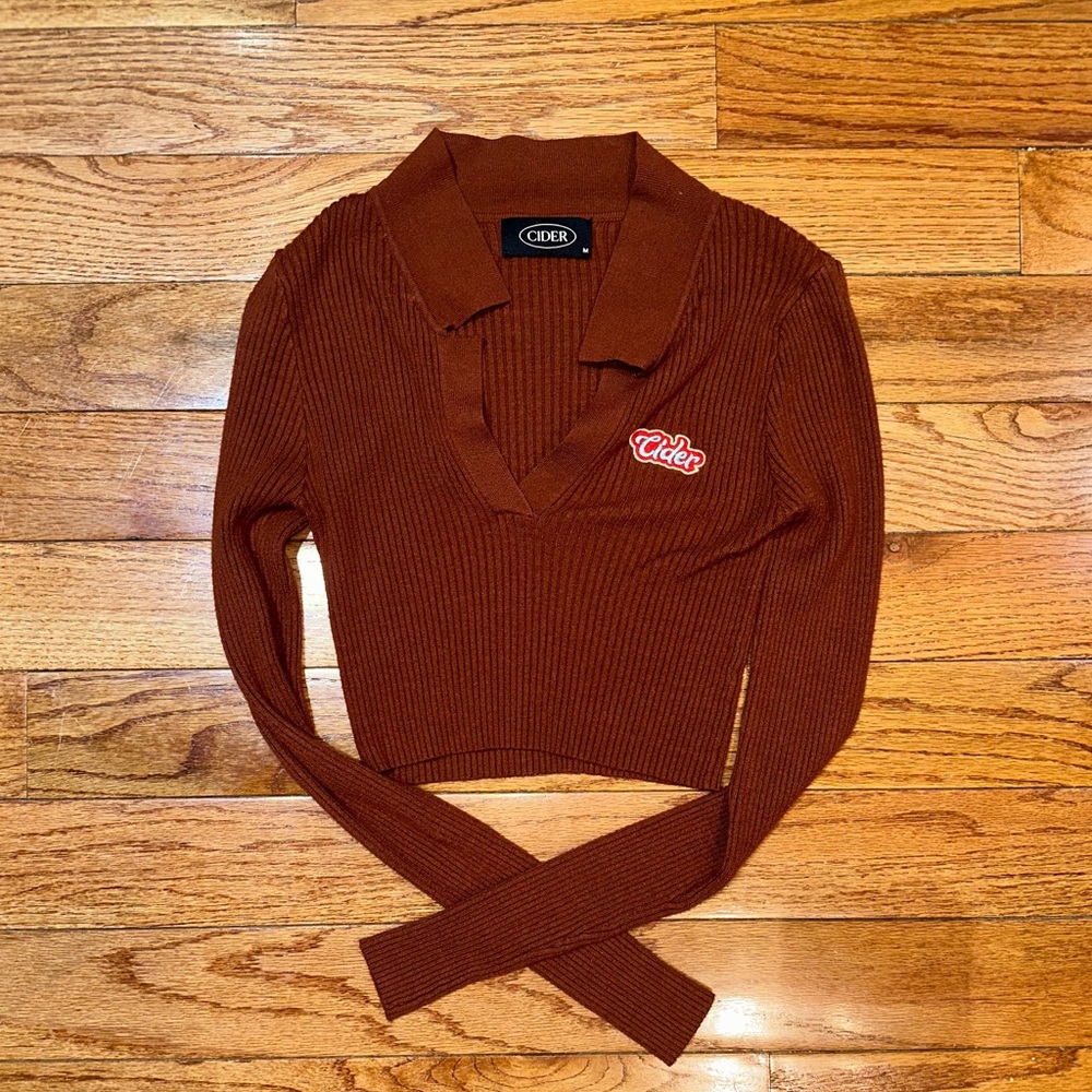 Cider V-Neck Cropped Long-Sleeve Shirt